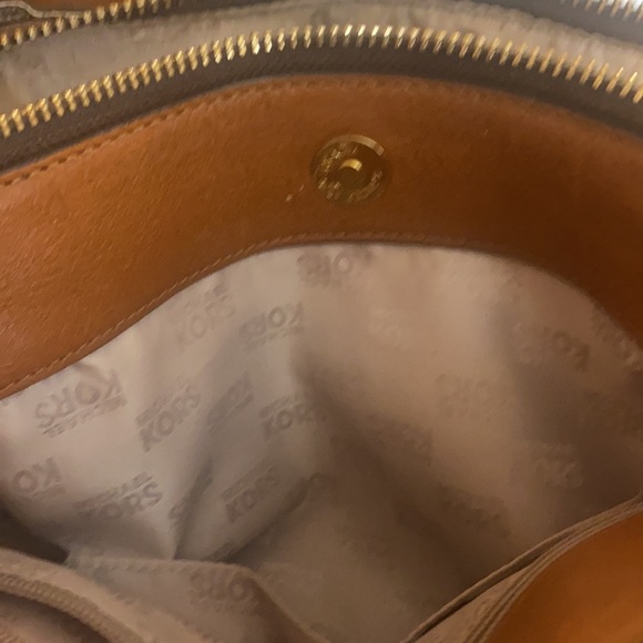 Michael Kors purse - Picture 14 of 16